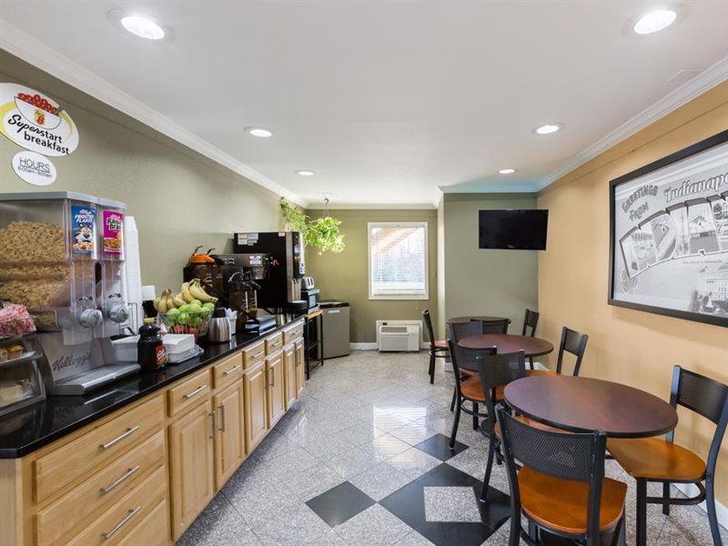 Super 8 By Wyndham Indianapolis-Southport Rd Motel Buitenkant foto