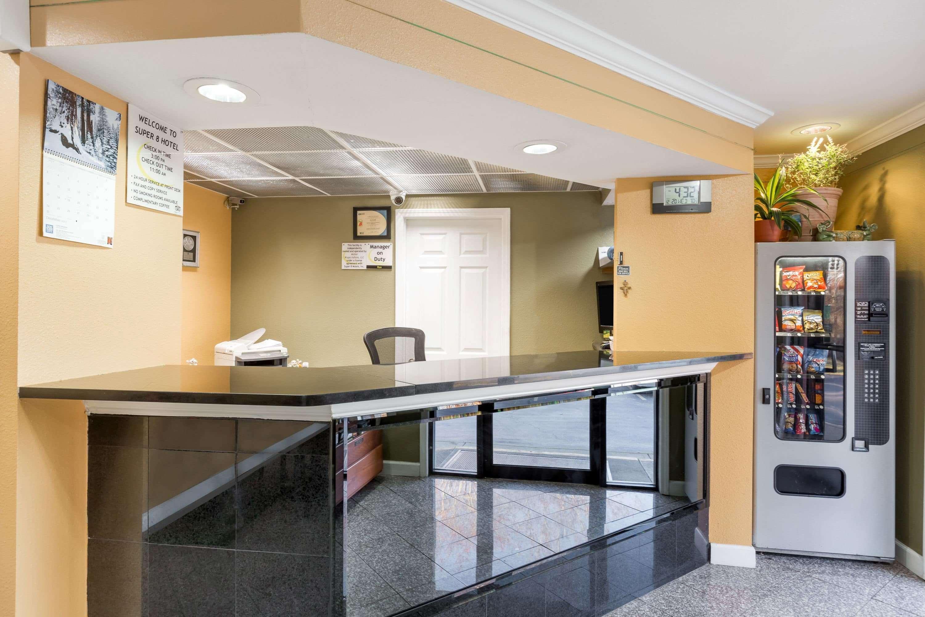 Super 8 By Wyndham Indianapolis-Southport Rd Motel Buitenkant foto