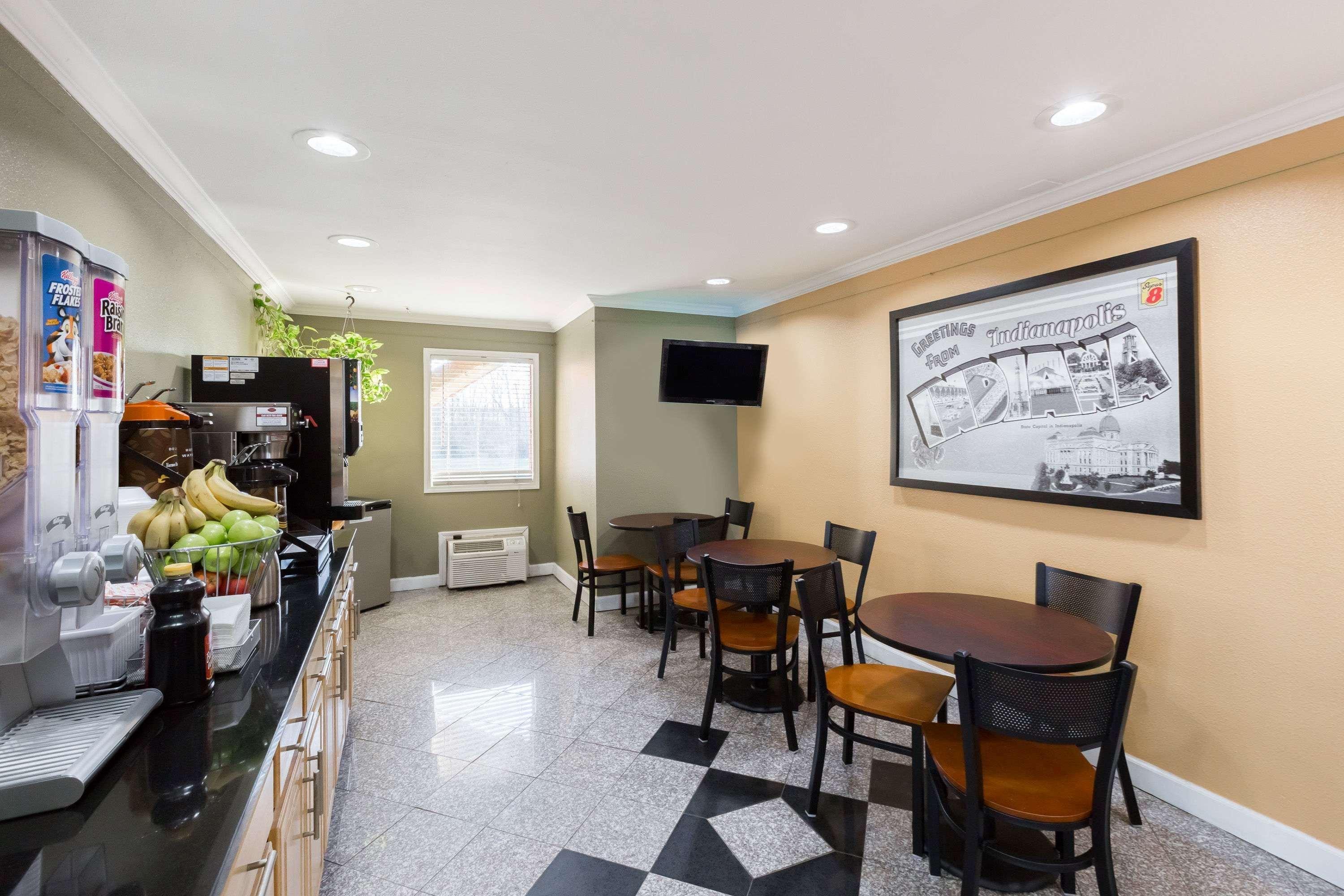 Super 8 By Wyndham Indianapolis-Southport Rd Motel Buitenkant foto